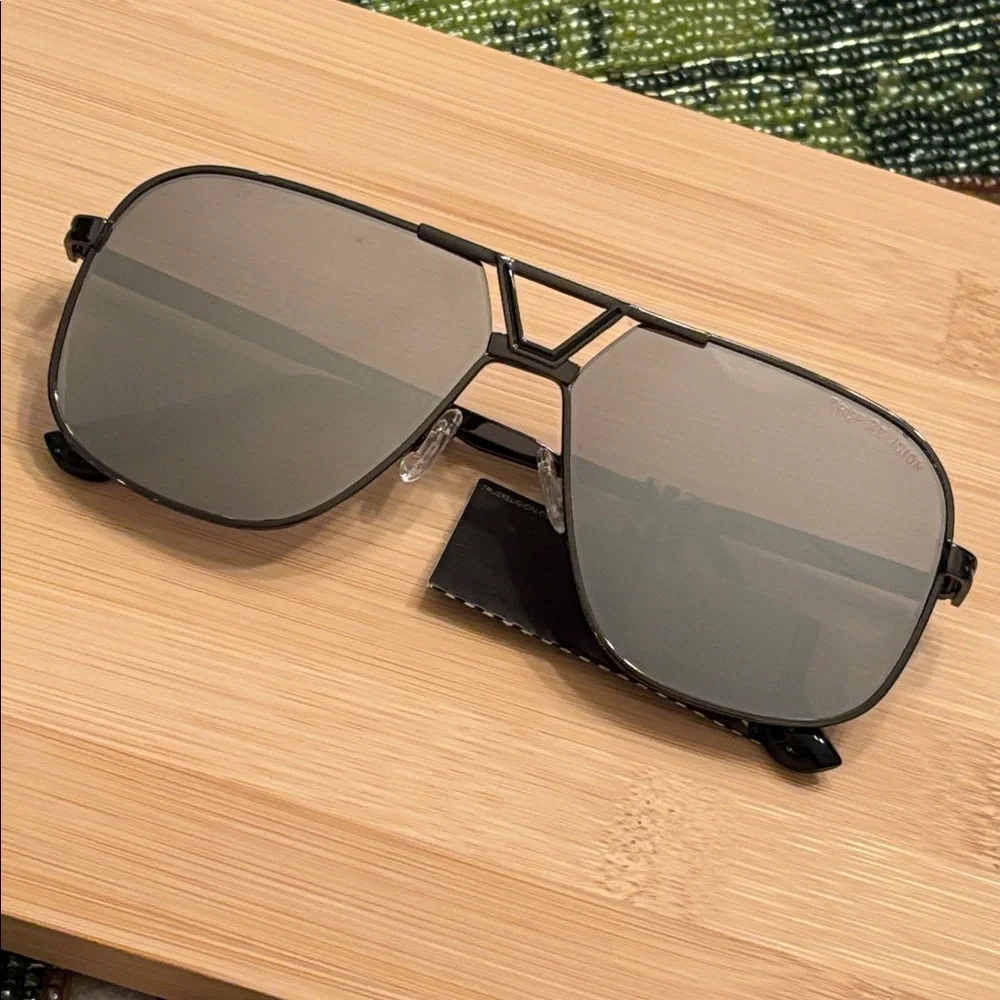 Brand New True Religion Square Aviator Metal Sunglasses Mirrored Lens Smoky Gray